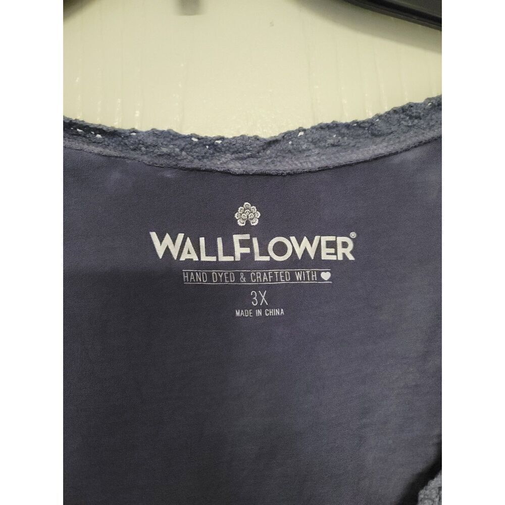 ~ Womens Blue/Grey hombre short sleeve Wallflower shirt - size 3X - Picture 3 of 3